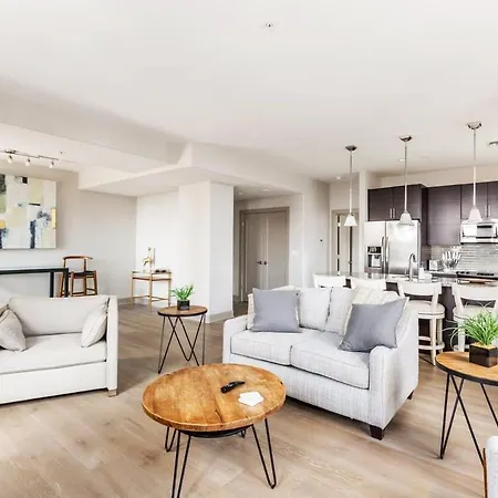 2Br Luxury Apartment With Rooftop Deck & Pool